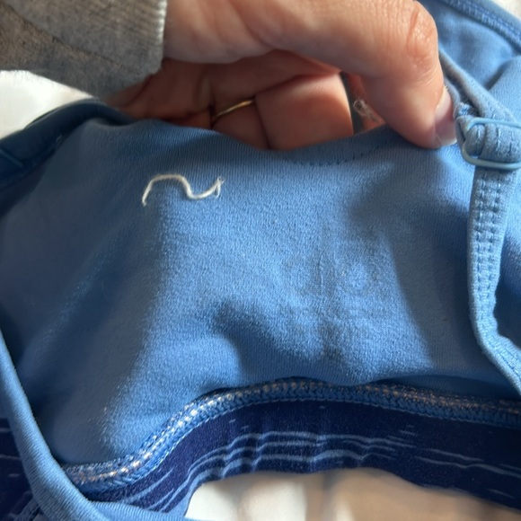 Alo size medium blue zebra like pattern Sports Bra - Picture 2 of 4